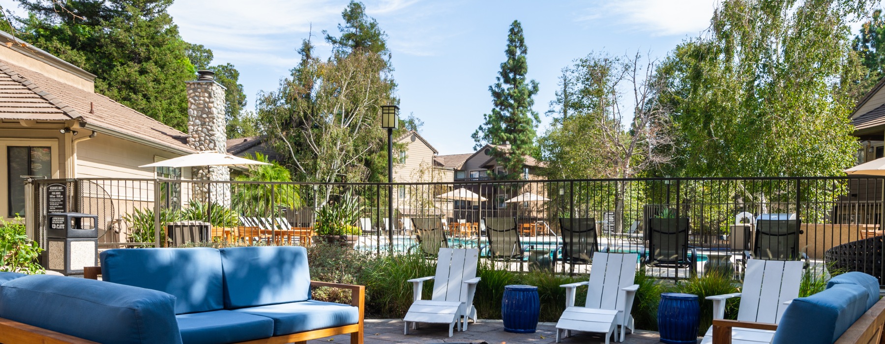 firepit with chairs